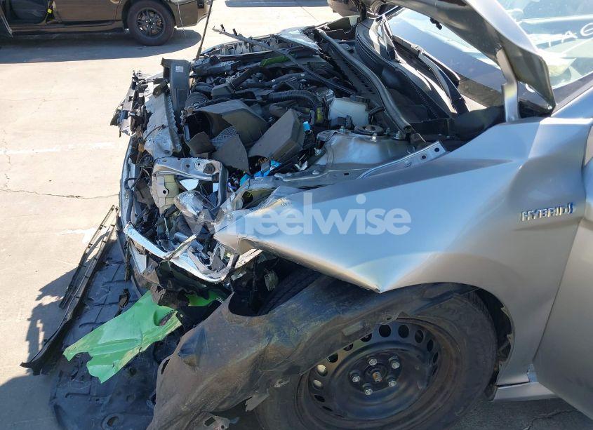 Photo 6 of 2021 Toyota Camry LE HYBRID (VIN 4T1C31AK8MU561986)