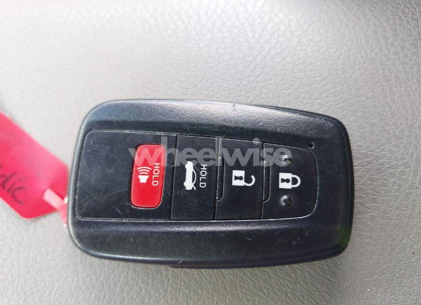 Photo 11 of 2022 Toyota Camry LE HYBRID (VIN 4T1C31AK8NU581785)