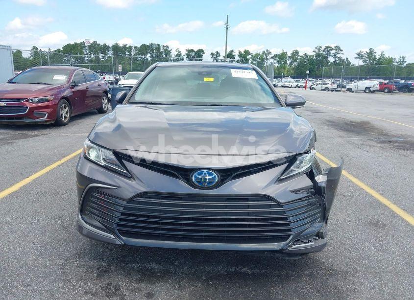 Photo 12 of 2022 Toyota Camry LE HYBRID (VIN 4T1C31AK8NU581785)