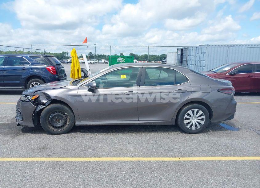 Photo 14 of 2022 Toyota Camry LE HYBRID (VIN 4T1C31AK8NU581785)
