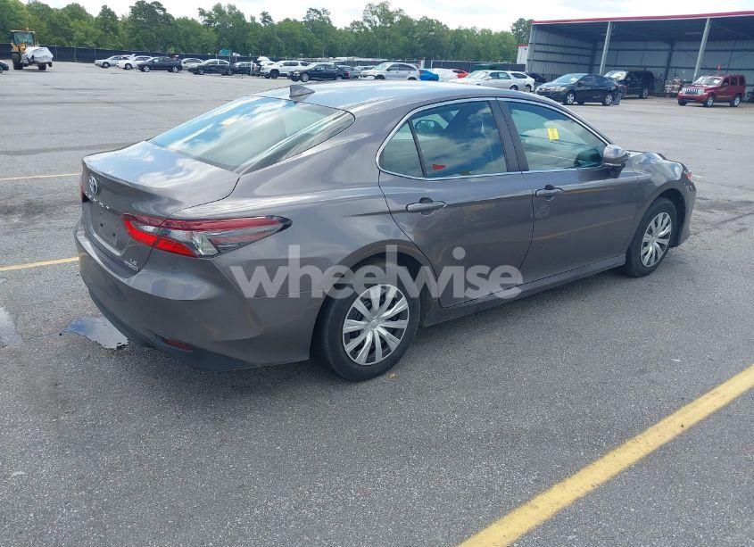 Photo 4 of 2022 Toyota Camry LE HYBRID (VIN 4T1C31AK8NU581785)