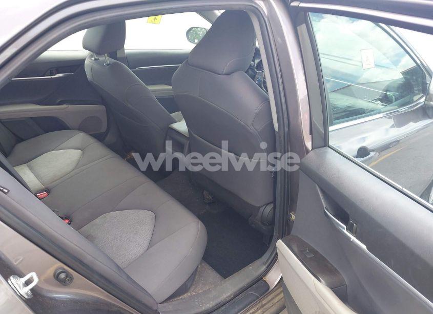 Photo 8 of 2022 Toyota Camry LE HYBRID (VIN 4T1C31AK8NU581785)