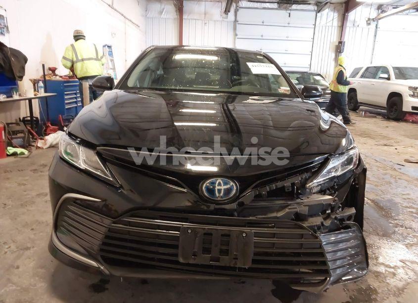 Photo 13 of 2024 Toyota Camry HYBRID LE (VIN 4T1C31AK8RU624379)