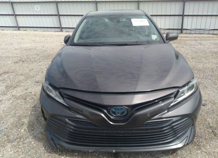 Photo 13 of 2020 Toyota Camry LE HYBRID (VIN 4T1C31AK9LU529904)