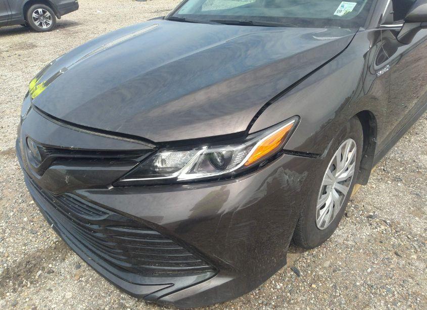 Photo 18 of 2020 Toyota Camry LE HYBRID (VIN 4T1C31AK9LU529904)