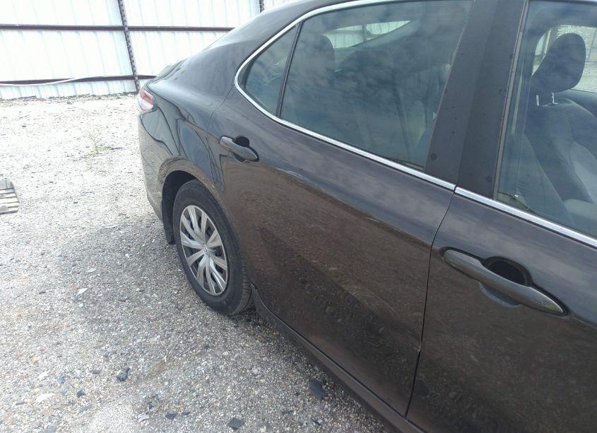 Photo 21 of 2020 Toyota Camry LE HYBRID (VIN 4T1C31AK9LU529904)