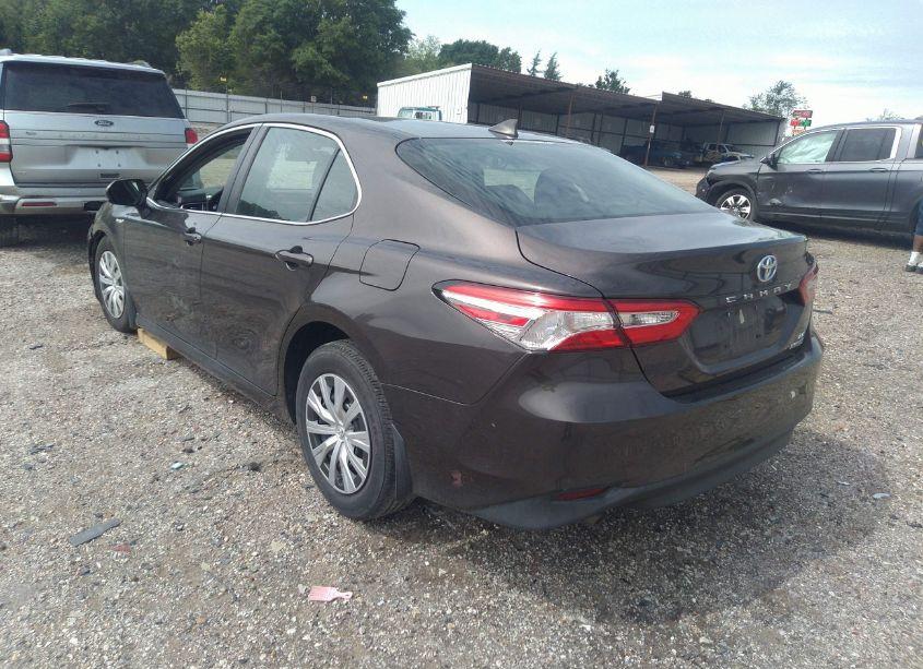 Photo 3 of 2020 Toyota Camry LE HYBRID (VIN 4T1C31AK9LU529904)