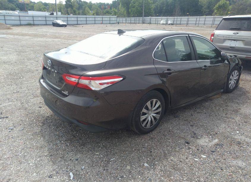 Photo 4 of 2020 Toyota Camry LE HYBRID (VIN 4T1C31AK9LU529904)