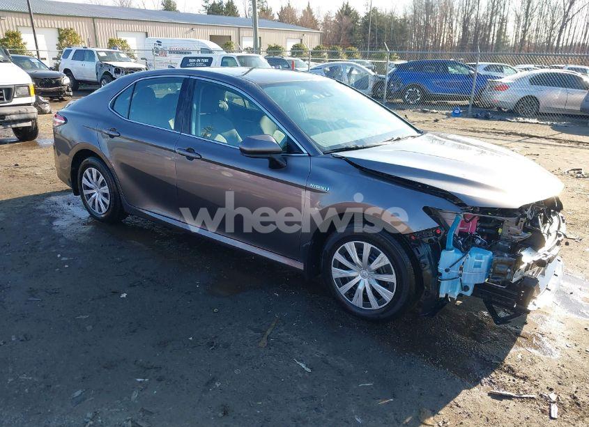 2020 Toyota Camry LE HYBRID (VIN 4T1C31AK9LU534343) main photo