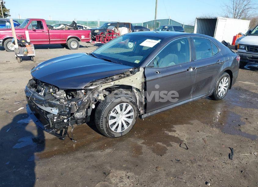 Photo 2 of 2020 Toyota Camry LE HYBRID (VIN 4T1C31AK9LU534343)
