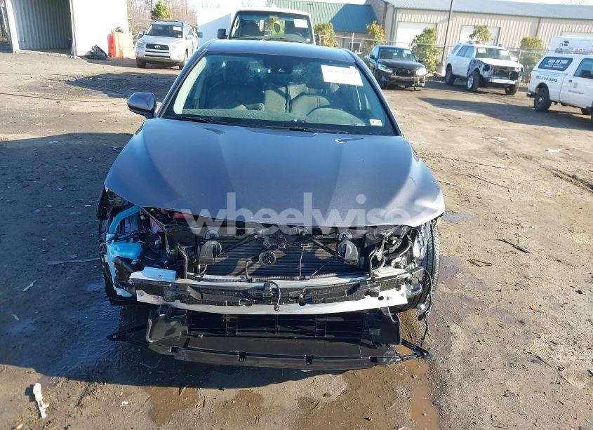 Photo 6 of 2020 Toyota Camry LE HYBRID (VIN 4T1C31AK9LU534343)