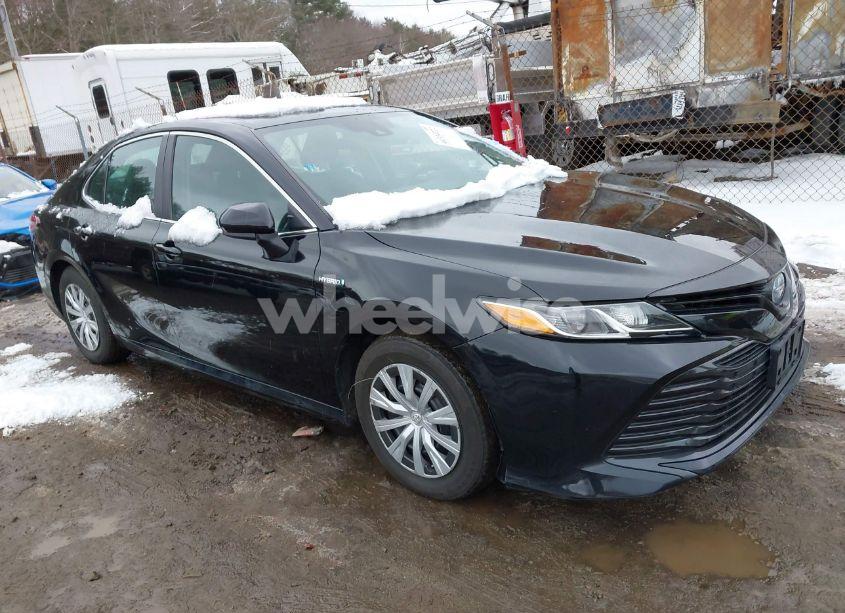 2020 Toyota Camry LE HYBRID (VIN 4T1C31AK9LU537310) main photo