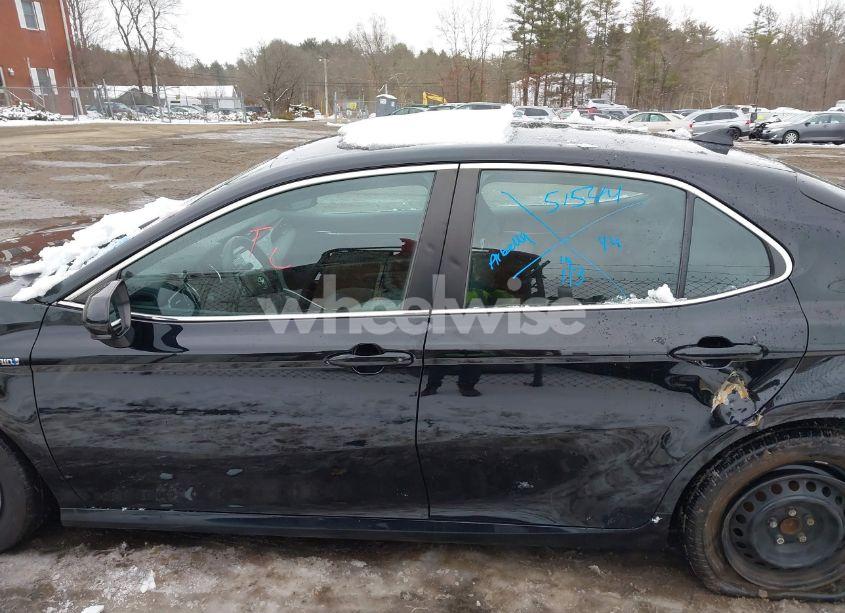 Photo 14 of 2020 Toyota Camry LE HYBRID (VIN 4T1C31AK9LU537310)