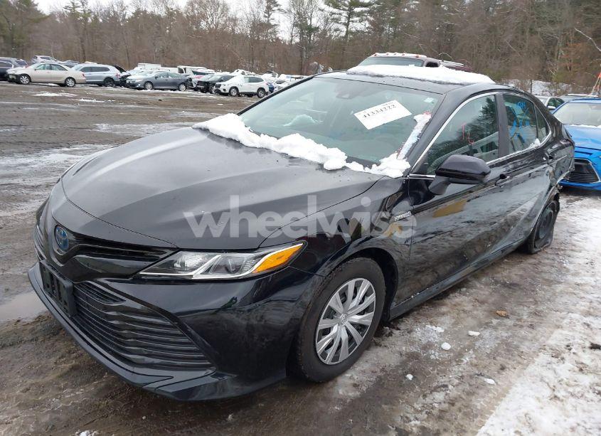 Photo 2 of 2020 Toyota Camry LE HYBRID (VIN 4T1C31AK9LU537310)