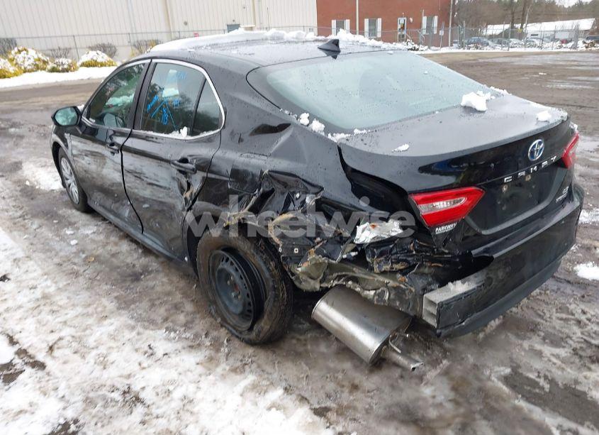 Photo 3 of 2020 Toyota Camry LE HYBRID (VIN 4T1C31AK9LU537310)