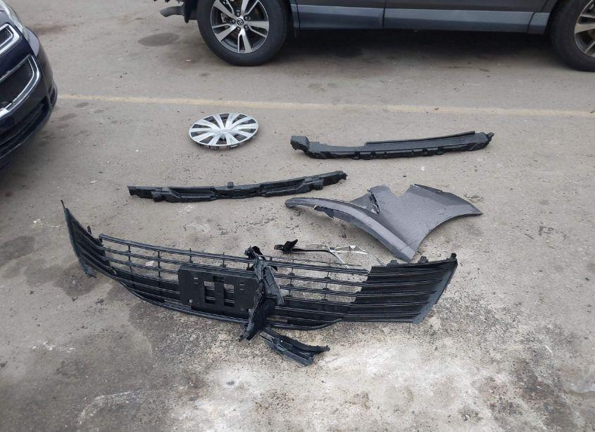 Photo 12 of 2022 Toyota Camry LE HYBRID (VIN 4T1C31AK9NU035707)