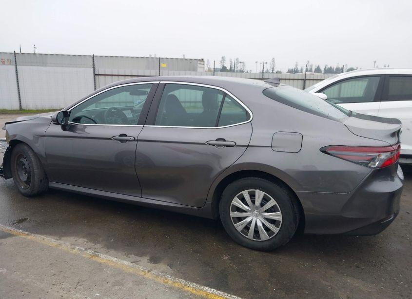 Photo 15 of 2022 Toyota Camry LE HYBRID (VIN 4T1C31AK9NU035707)