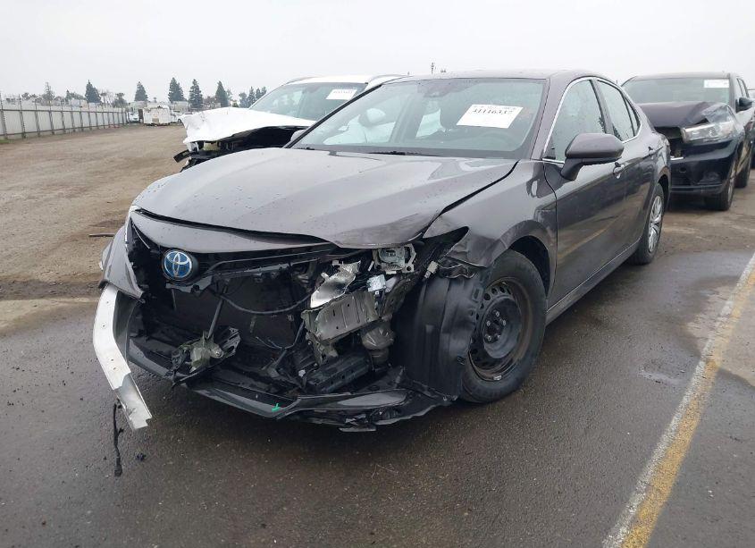 Photo 2 of 2022 Toyota Camry LE HYBRID (VIN 4T1C31AK9NU035707)
