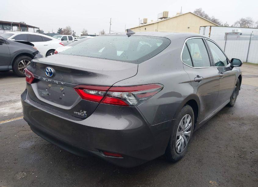 Photo 4 of 2022 Toyota Camry LE HYBRID (VIN 4T1C31AK9NU035707)