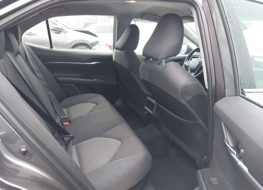 Photo 8 of 2022 Toyota Camry LE HYBRID (VIN 4T1C31AK9NU035707)