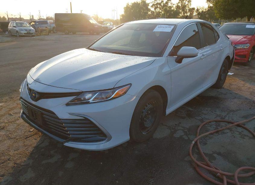 Photo 2 of 2024 Toyota Camry HYBRID LE (VIN 4T1C31AK9RU068695)