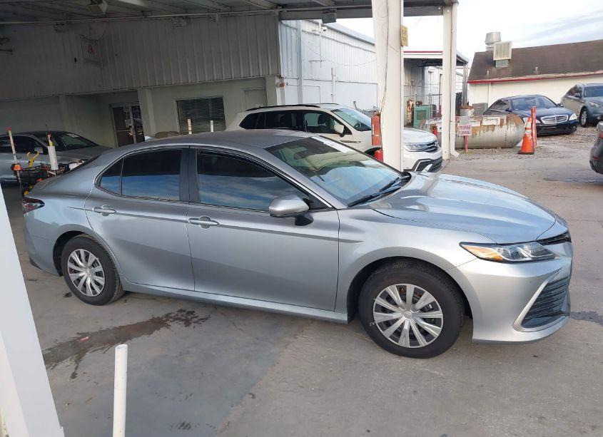 Photo 13 of 2024 Toyota Camry HYBRID LE (VIN 4T1C31AK9RU629414)