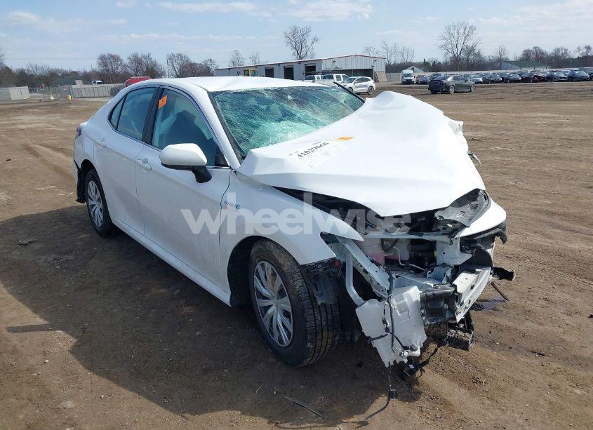 Photo 13 of 2020 Toyota Camry LE HYBRID (VIN 4T1C31AKXLU019674)