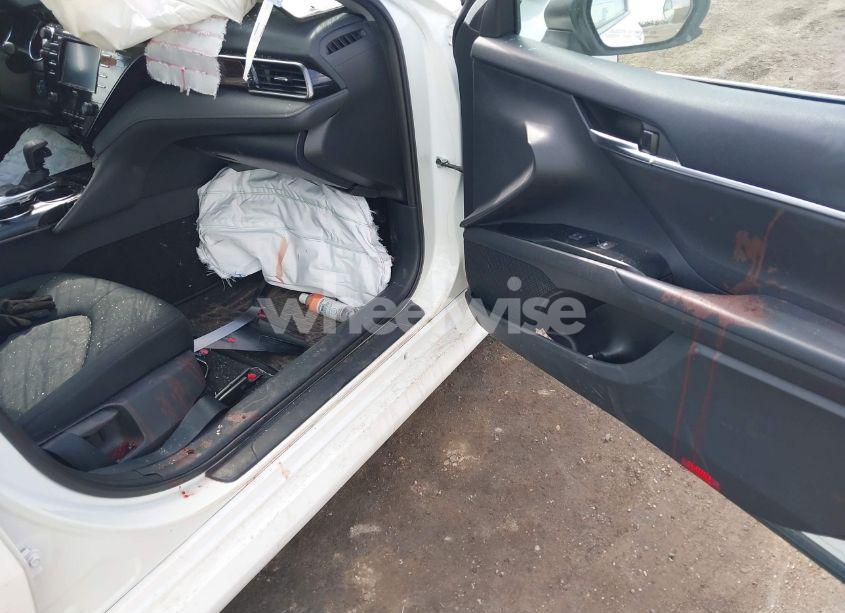 Photo 14 of 2020 Toyota Camry LE HYBRID (VIN 4T1C31AKXLU019674)