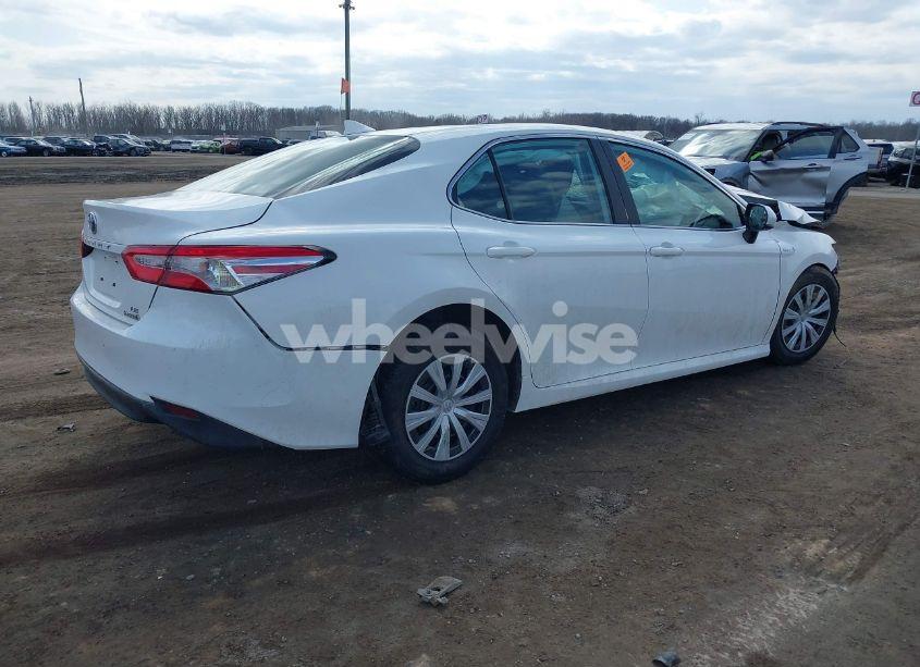 Photo 4 of 2020 Toyota Camry LE HYBRID (VIN 4T1C31AKXLU019674)