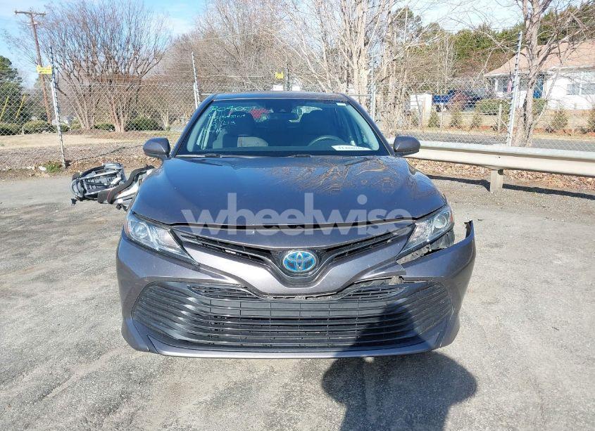 Photo 12 of 2020 Toyota Camry LE HYBRID (VIN 4T1C31AKXLU526574)