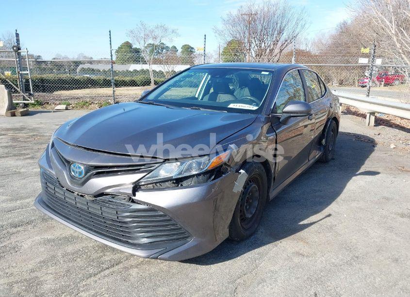 Photo 2 of 2020 Toyota Camry LE HYBRID (VIN 4T1C31AKXLU526574)