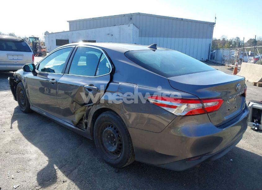 Photo 3 of 2020 Toyota Camry LE HYBRID (VIN 4T1C31AKXLU526574)