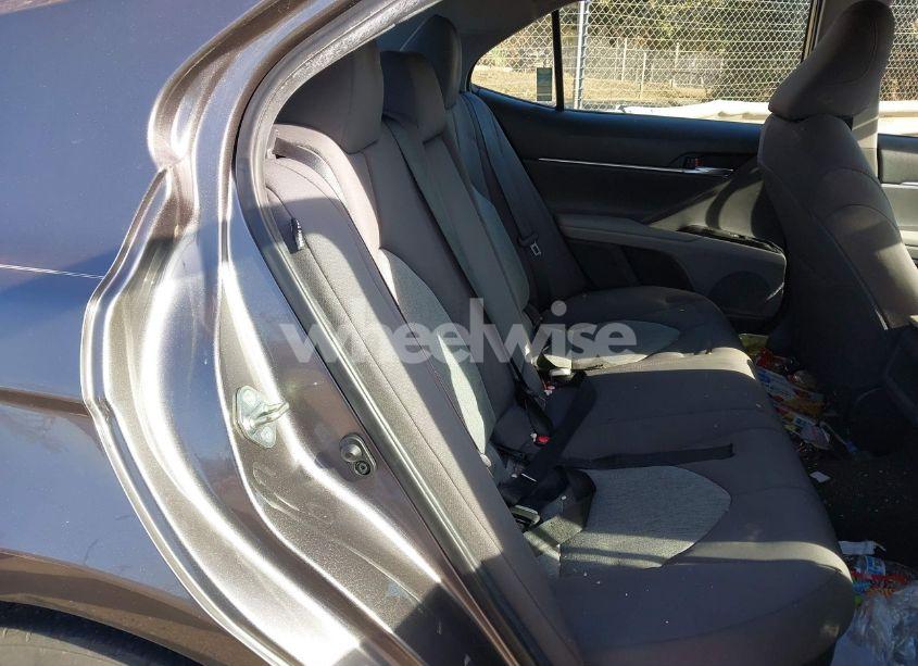 Photo 8 of 2020 Toyota Camry LE HYBRID (VIN 4T1C31AKXLU526574)