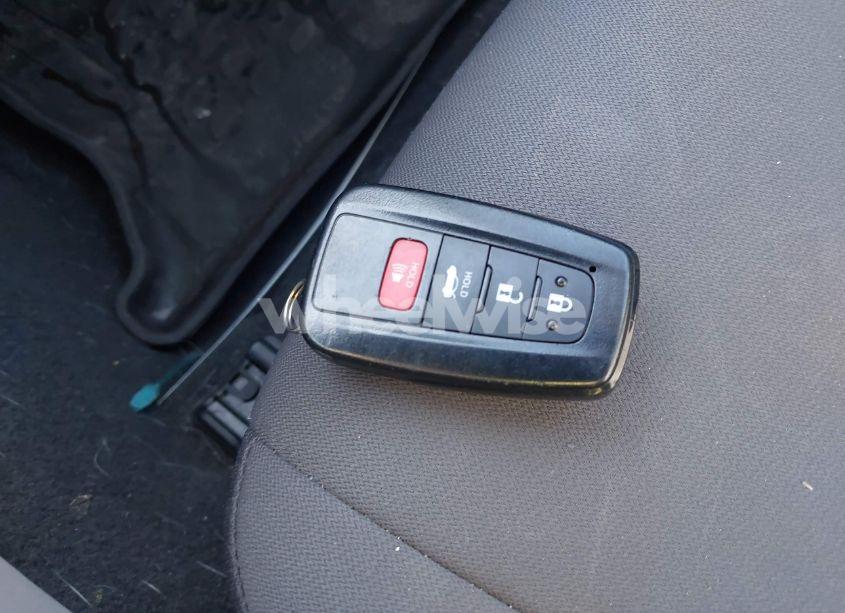 Photo 11 of 2020 Toyota Camry LE HYBRID (VIN 4T1C31AKXLU527708)