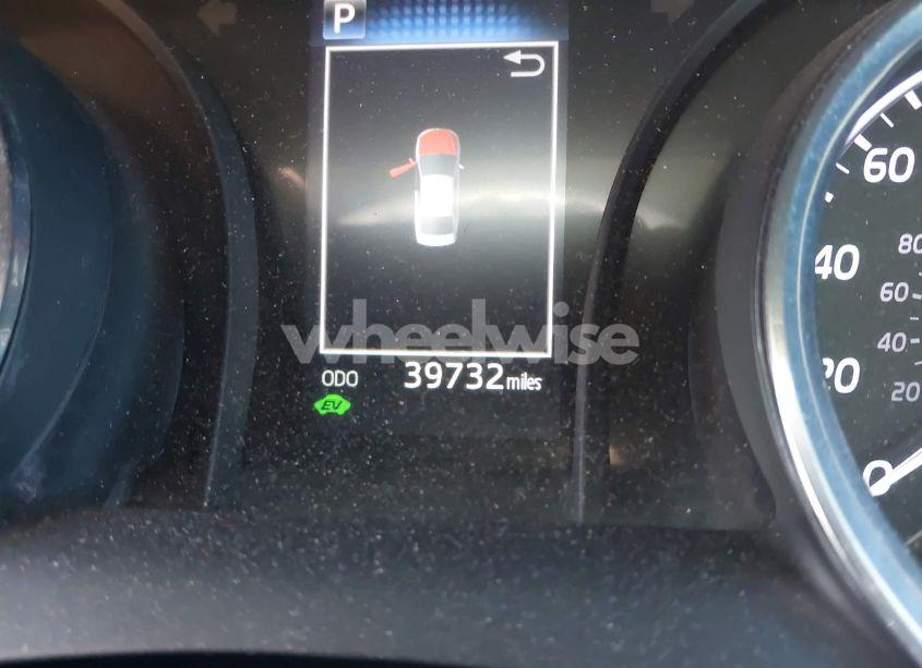 Photo 15 of 2020 Toyota Camry LE HYBRID (VIN 4T1C31AKXLU527708)