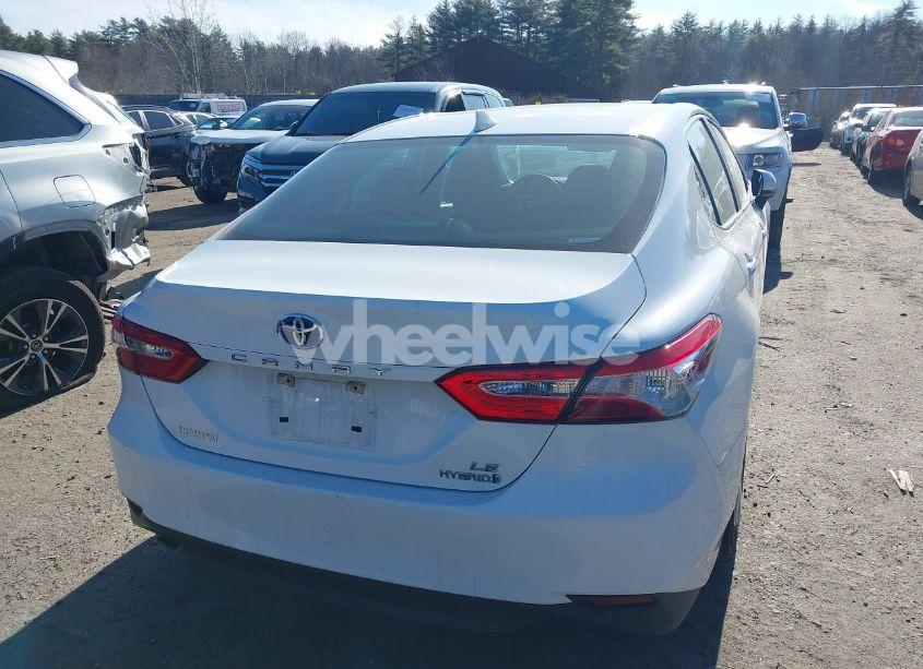 Photo 16 of 2020 Toyota Camry LE HYBRID (VIN 4T1C31AKXLU527708)