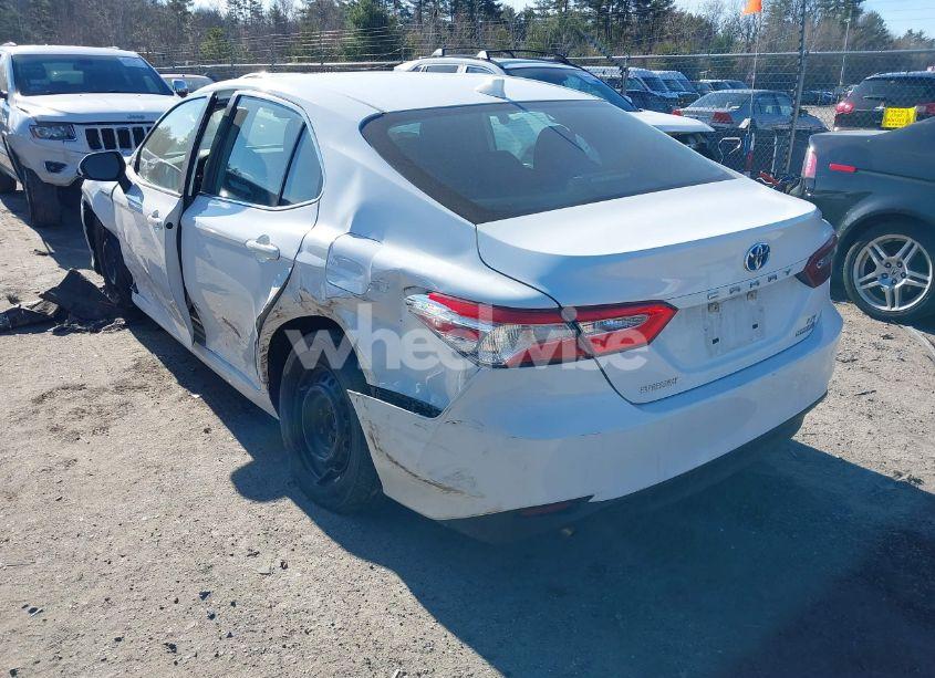 Photo 3 of 2020 Toyota Camry LE HYBRID (VIN 4T1C31AKXLU527708)