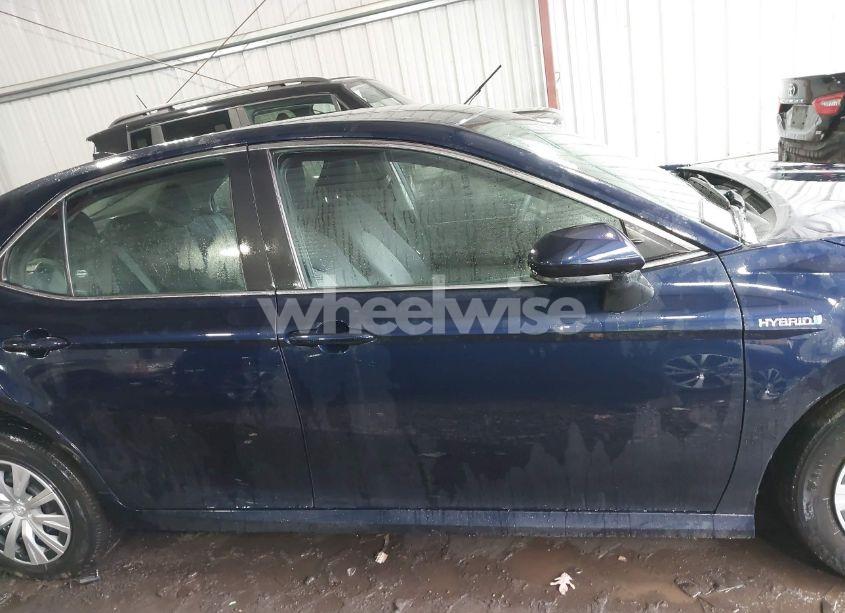 Photo 13 of 2021 Toyota Camry LE HYBRID (VIN 4T1C31AKXMU548706)