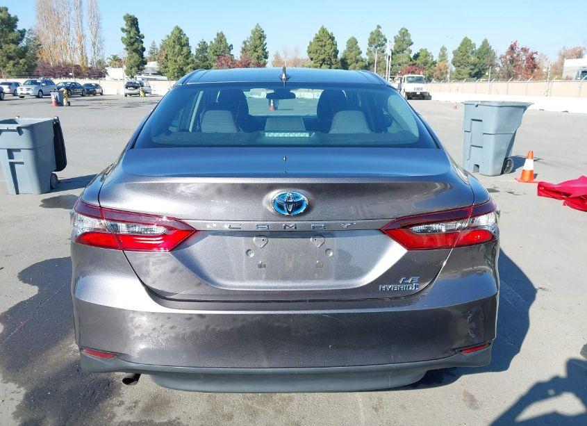 Photo 17 of 2022 Toyota Camry LE HYBRID (VIN 4T1C31AKXNU577009)