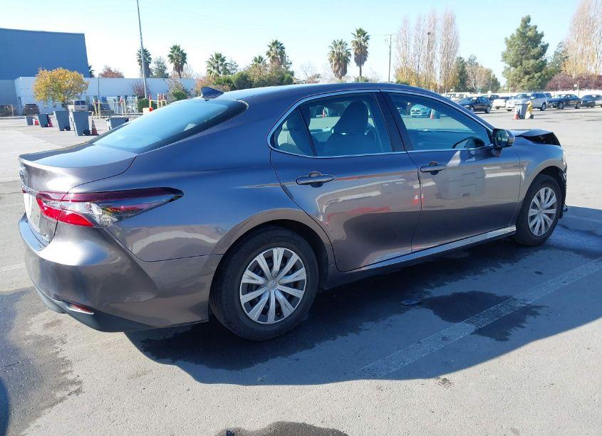 Photo 4 of 2022 Toyota Camry LE HYBRID (VIN 4T1C31AKXNU577009)