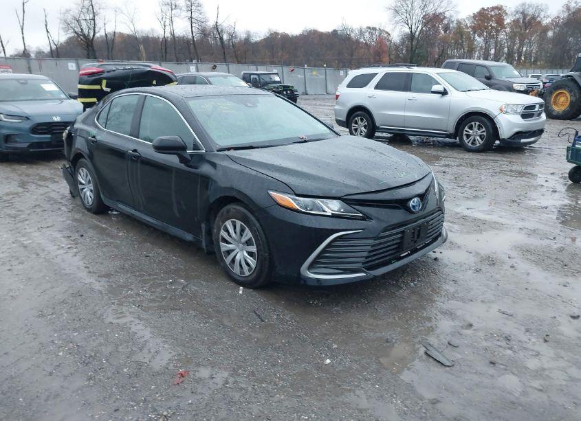 2024 Toyota Camry HYBRID LE (VIN 4T1C31AKXRU072464) main photo