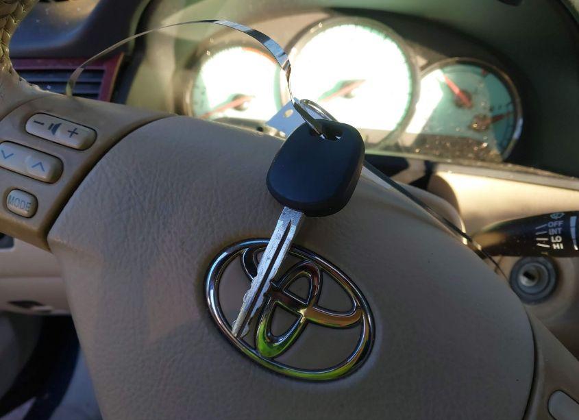 Photo 11 of 2004 Toyota Camry SOLARA SLE V6 (VIN 4T1CA30P74U015453)