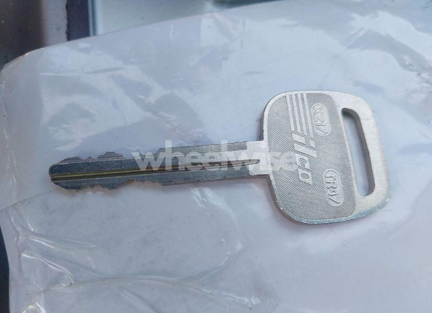 Photo 11 of 2004 Toyota Camry SOLARA SLE V6 (VIN 4T1CA30PX4U009713)