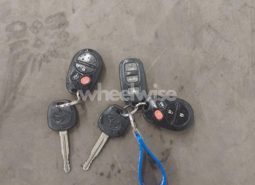 Photo 11 of 2007 Toyota Camry SOLARA SE (VIN 4T1CE30P97U759497)