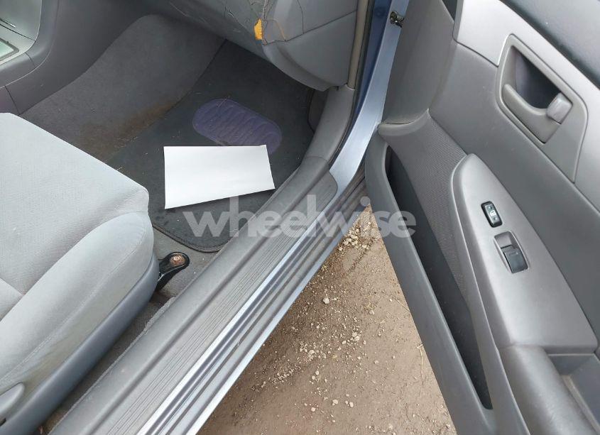 Photo 5 of 2004 Toyota Camry SOLARA SE (VIN 4T1CE38P84U793012)