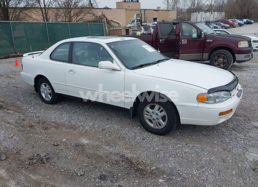 1996 Toyota Camry DX/LE (VIN 4T1CG12KXTU740256) main photo