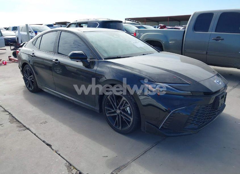 2025 Toyota Camry XSE (VIN 4T1DAACK0SU019818) main photo