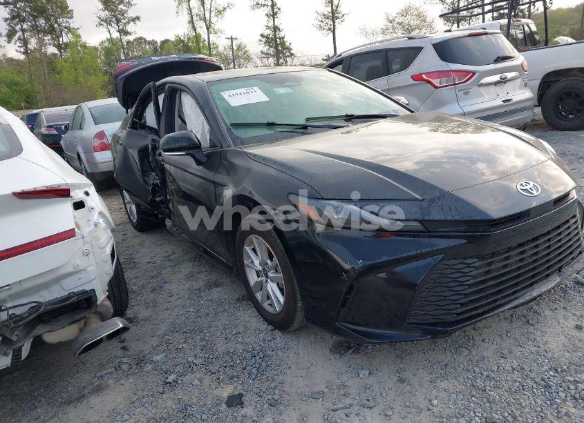 2025 Toyota Camry LE (VIN 4T1DAACK0SU028406) main photo