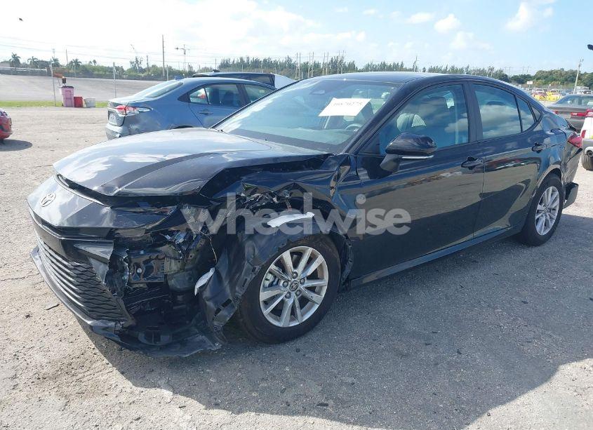 Photo 2 of 2025 Toyota Camry LE (VIN 4T1DAACK0SU048381)