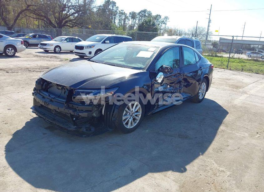 Photo 2 of 2025 Toyota Camry LE (VIN 4T1DAACK0SU052804)